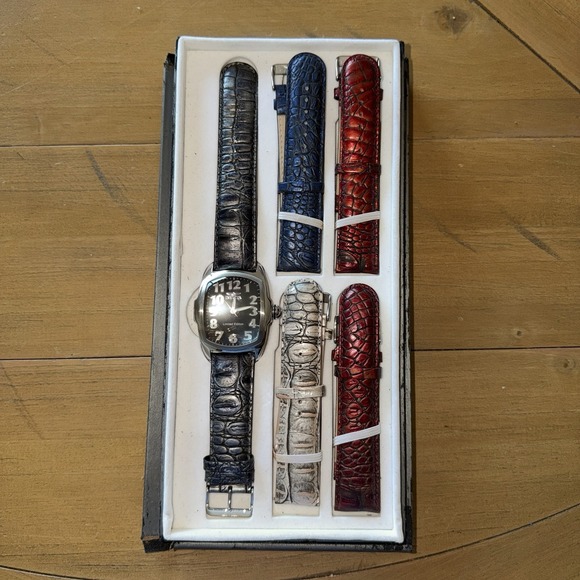 Invicta Other - Invicta Limited Edition Model 0399 Watch Genuine Leather Bands Needs Battery